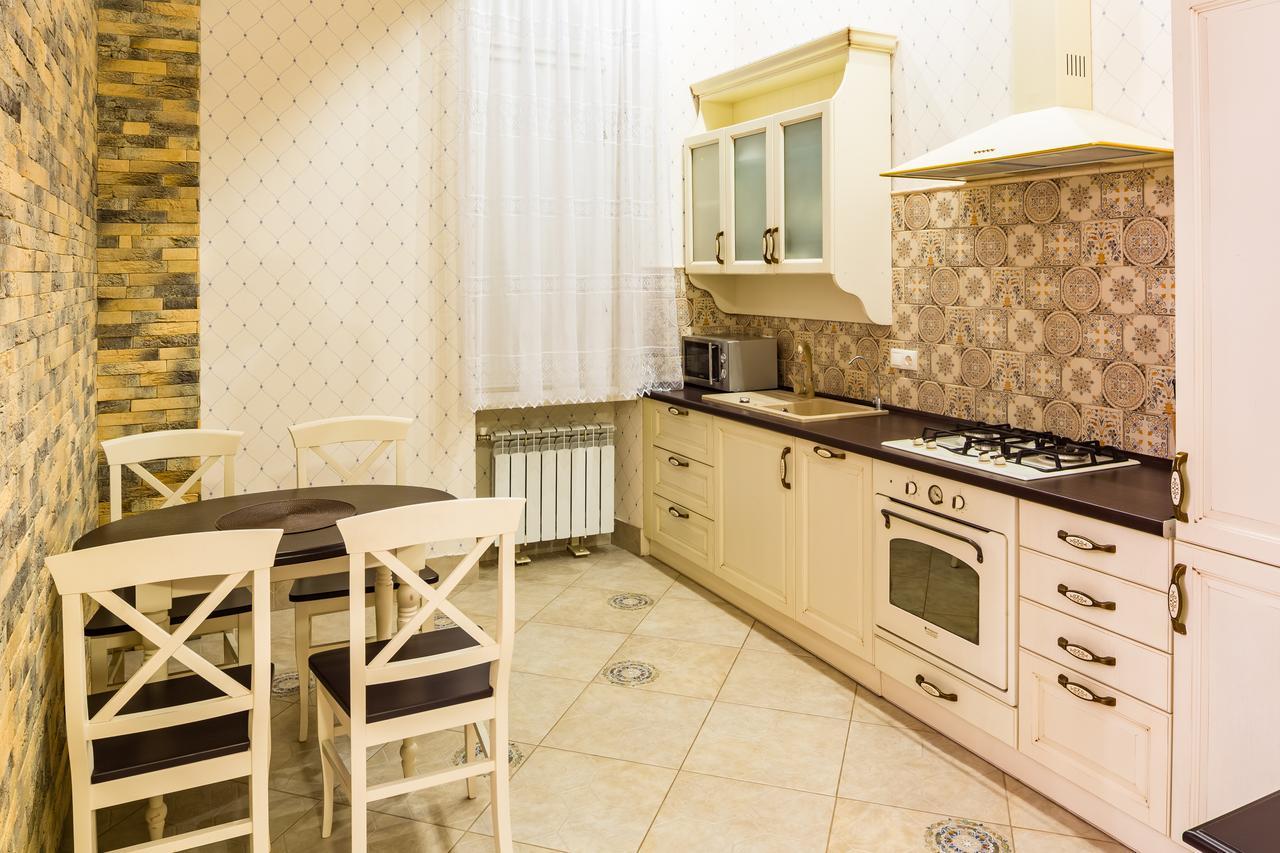 Фредра, 6 Lviv Kültér fotó
